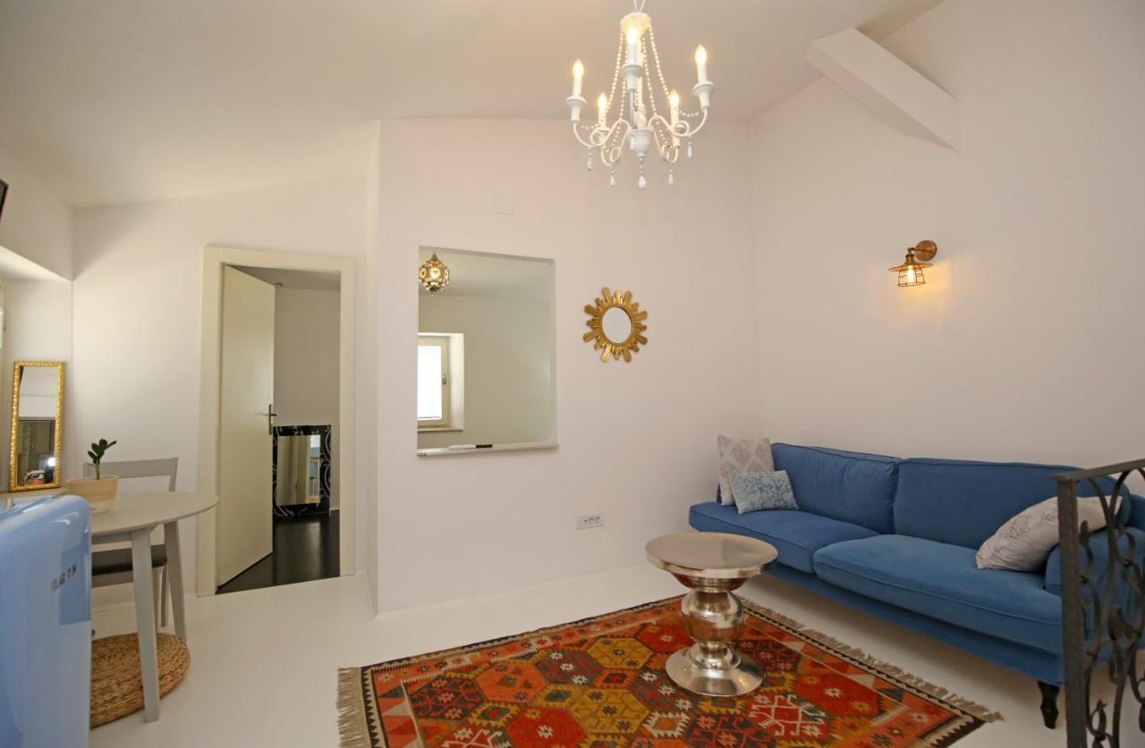 Swan City Apartment & Room Sibenik Bagian luar foto