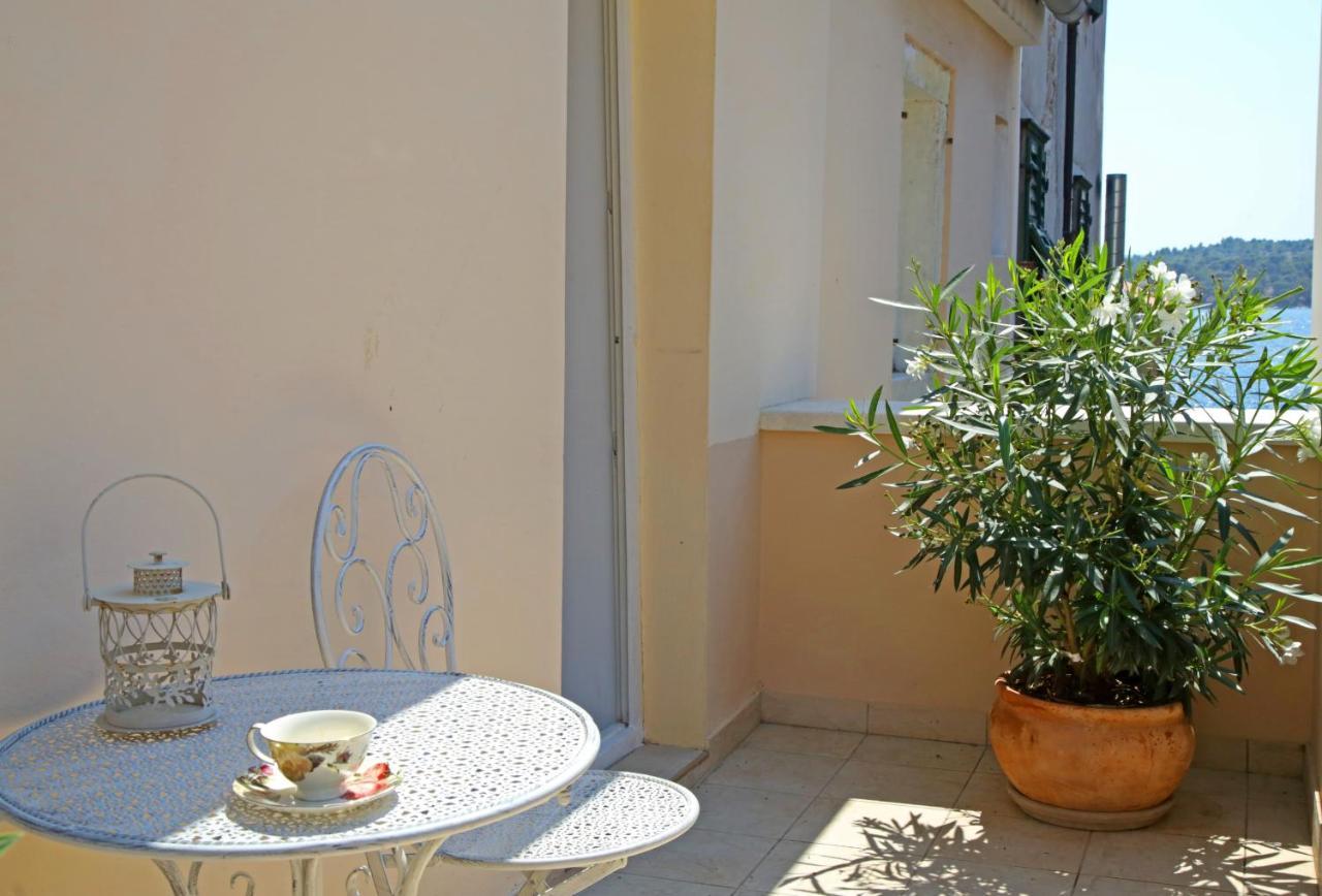 Swan City Apartment & Room Sibenik Bagian luar foto