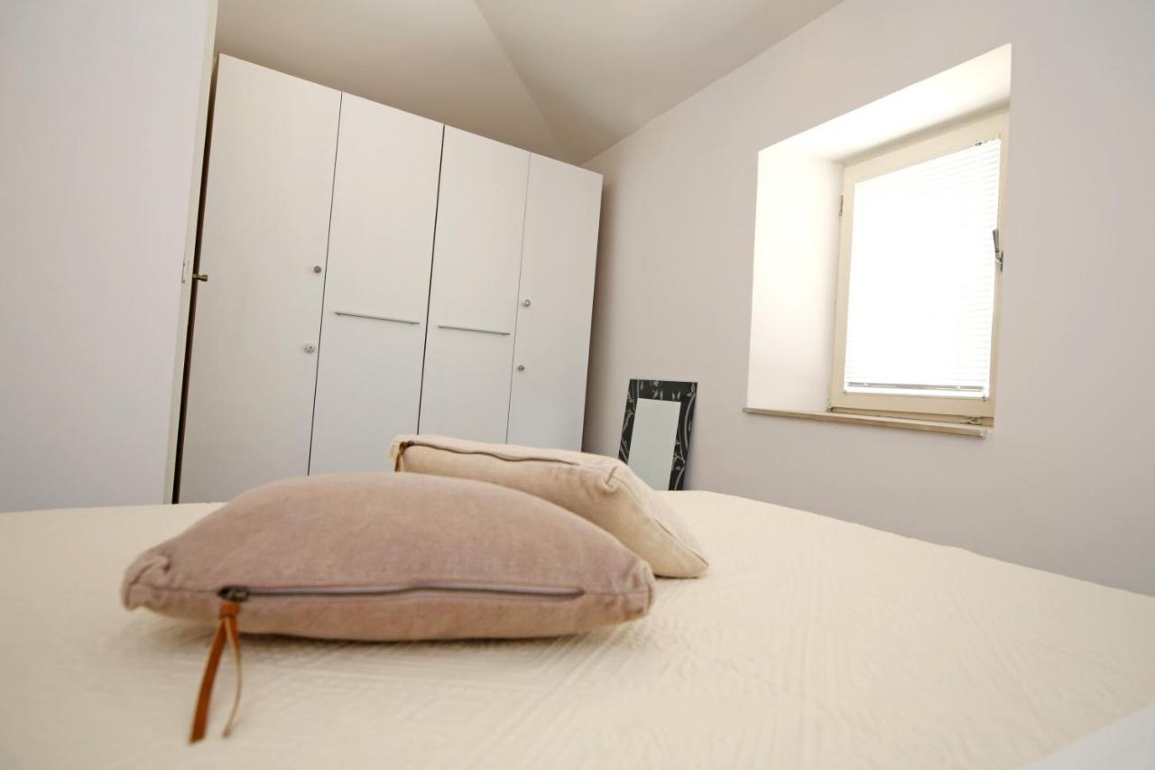 Swan City Apartment & Room Sibenik Bagian luar foto