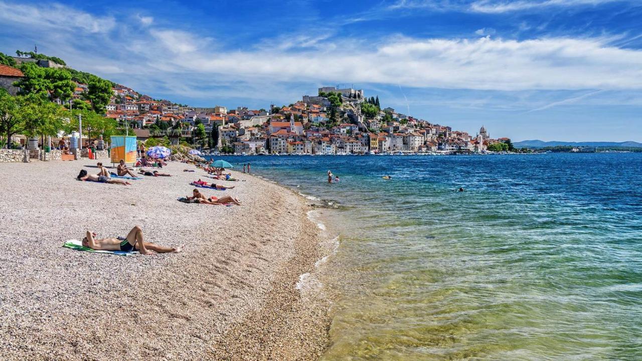 Swan City Apartment & Room Sibenik Bagian luar foto